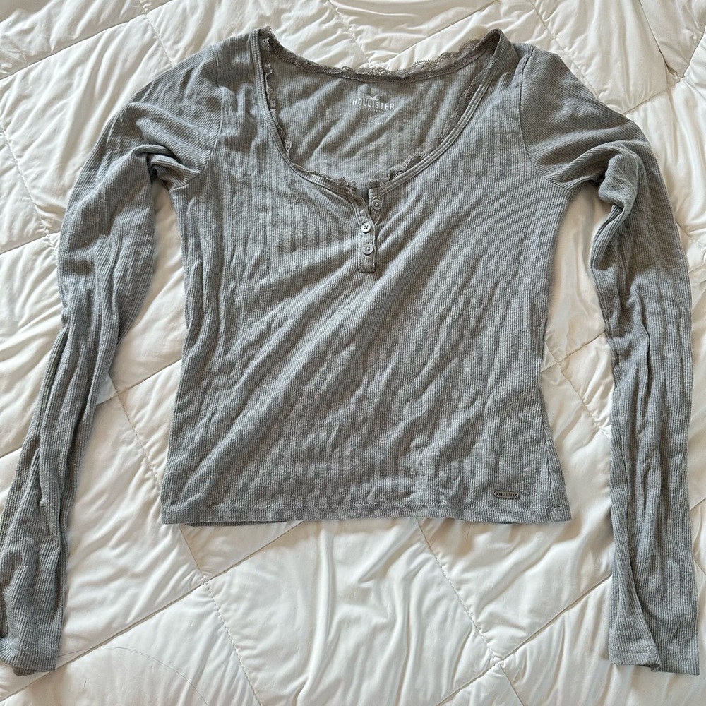 Hollister Heather Gray Buttoned Blouse